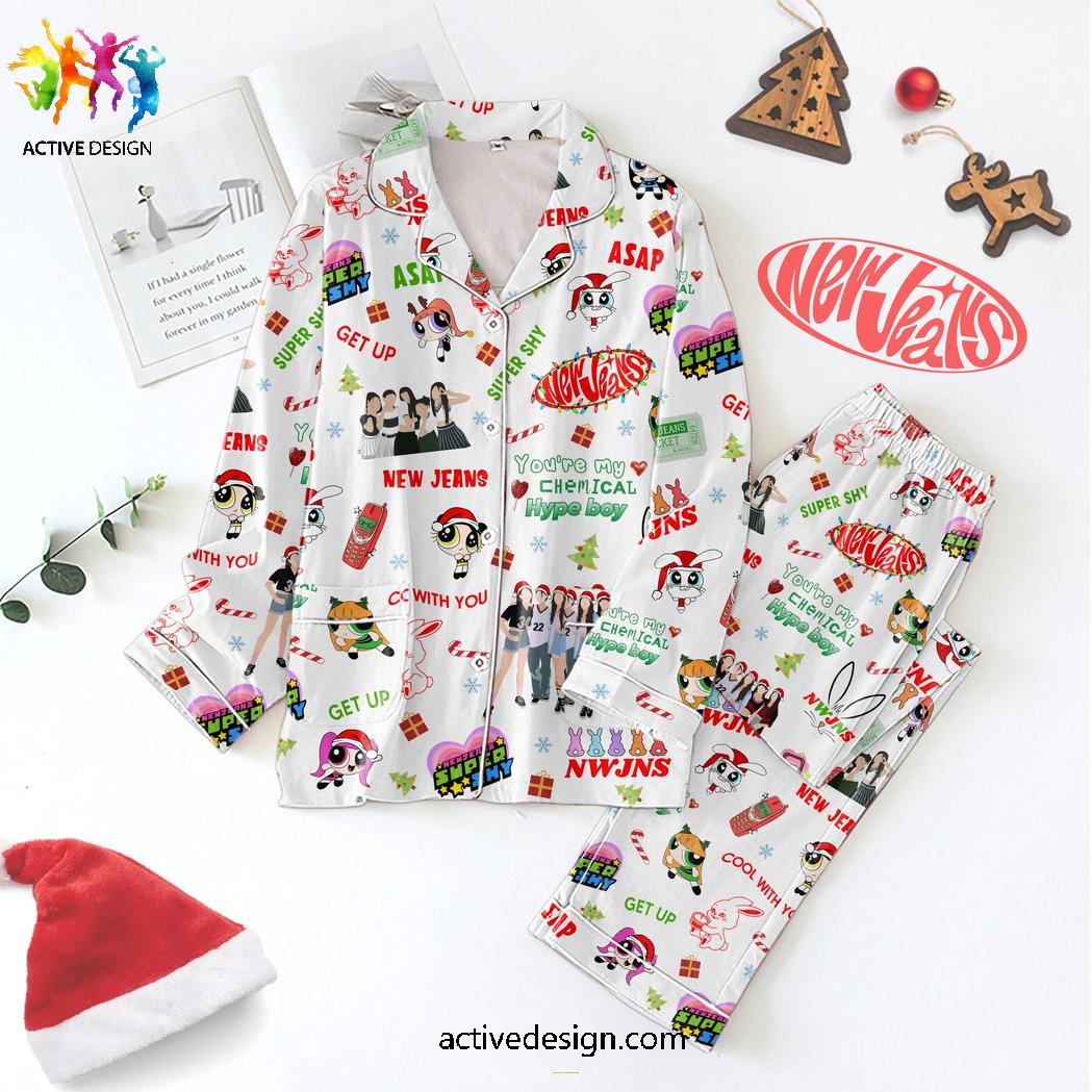 NewJeans Band Merry Christmas Satin Pajamas Set NewJeans Band Merry Christmas Satin Pajamas Set